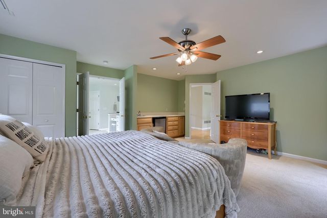 238 HEATHERSTONE WAY, Lancaster, PA 17601