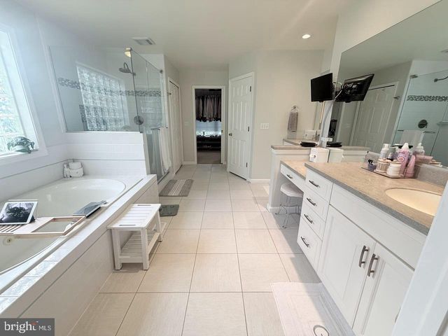 238 HEATHERSTONE WAY, Lancaster, PA 17601