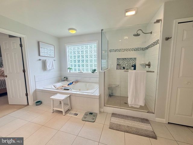 238 HEATHERSTONE WAY, Lancaster, PA 17601