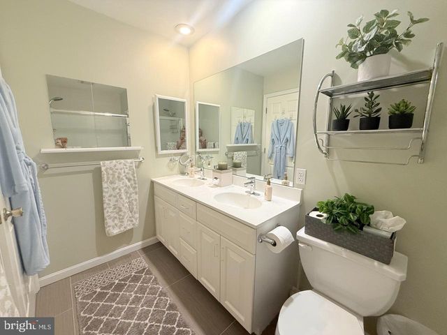 238 HEATHERSTONE WAY, Lancaster, PA 17601