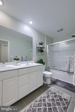 238 HEATHERSTONE WAY, Lancaster, PA 17601