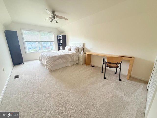 238 HEATHERSTONE WAY, Lancaster, PA 17601