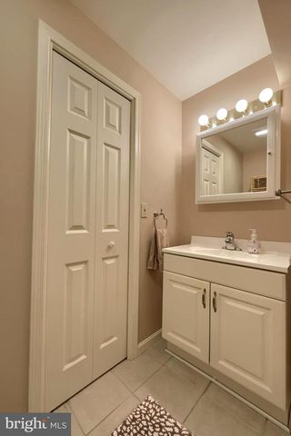 238 HEATHERSTONE WAY, Lancaster, PA 17601