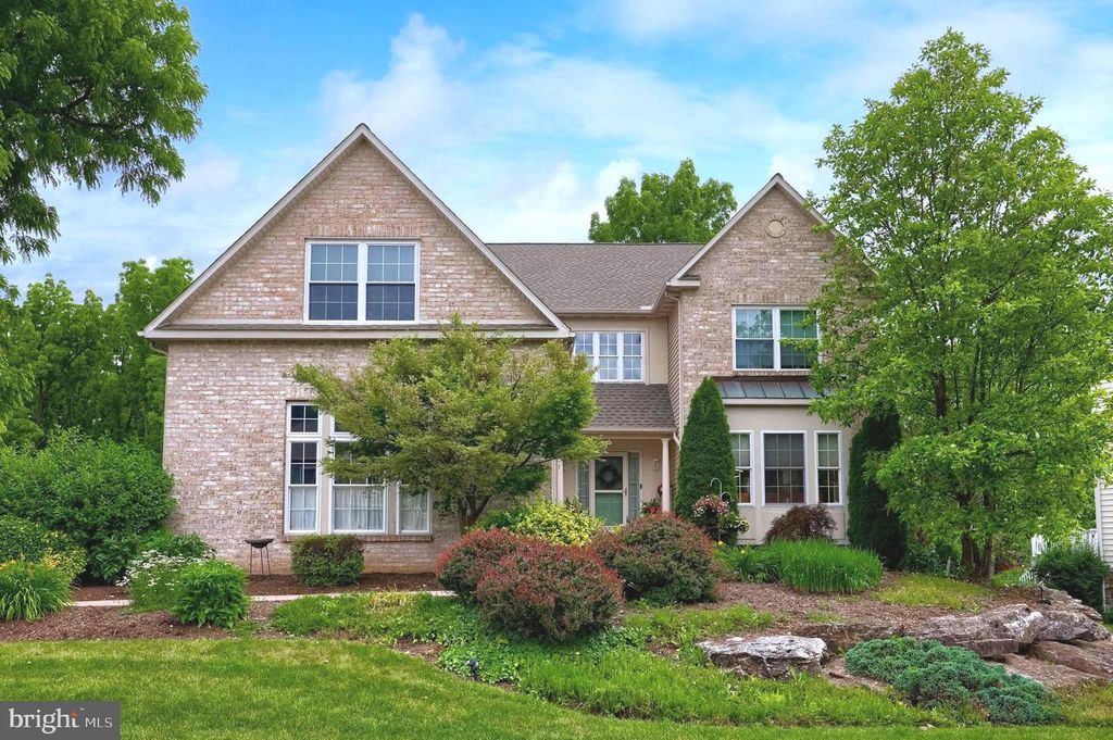 238 HEATHERSTONE WAY, Lancaster, PA 17601