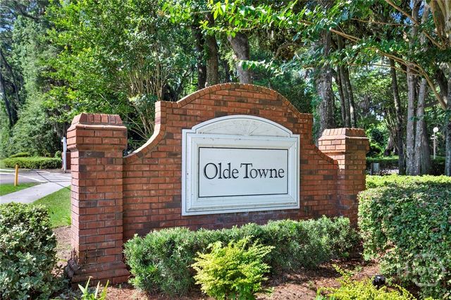 315 Gloucester Road, Savannah, GA 31410