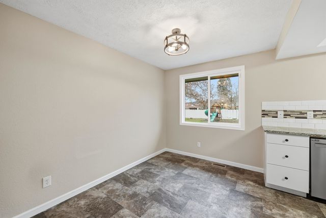 11619 E Buckeye Ave, Spokane Valley, WA 99206