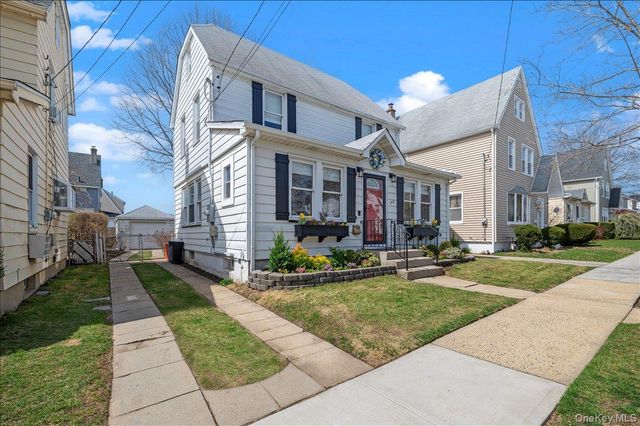 192 Broad Street, Williston Park, NY 11596