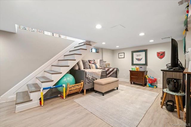 192 Broad Street, Williston Park, NY 11596