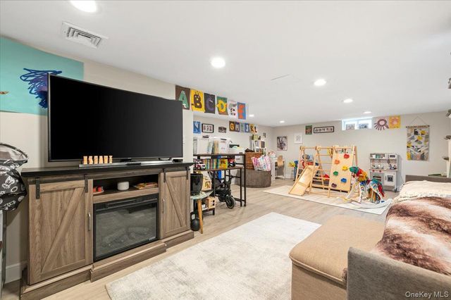 192 Broad Street, Williston Park, NY 11596