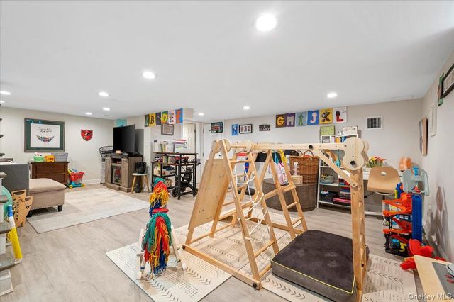 192 Broad Street, Williston Park, NY 11596