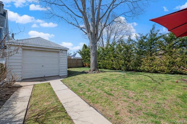 192 Broad Street, Williston Park, NY 11596