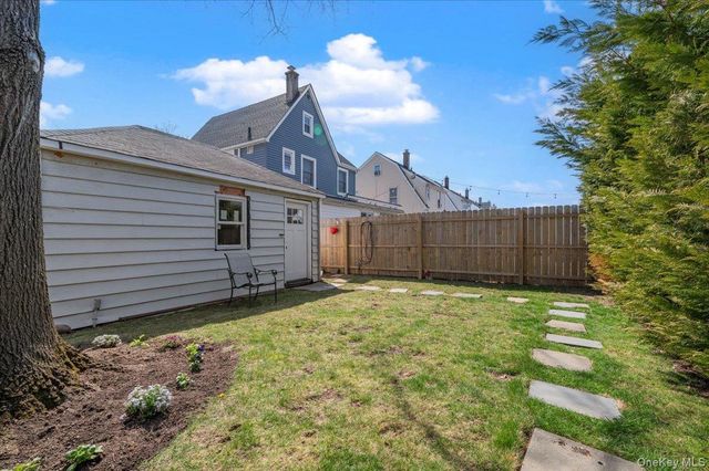 192 Broad Street, Williston Park, NY 11596