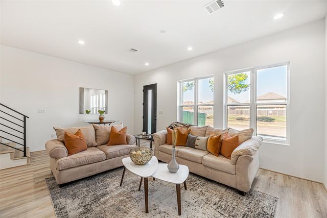 15000 S Richmond Avenue 5, Houston, TX 77082