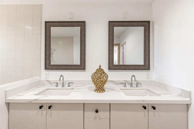 15000 S Richmond Avenue 5, Houston, TX 77082