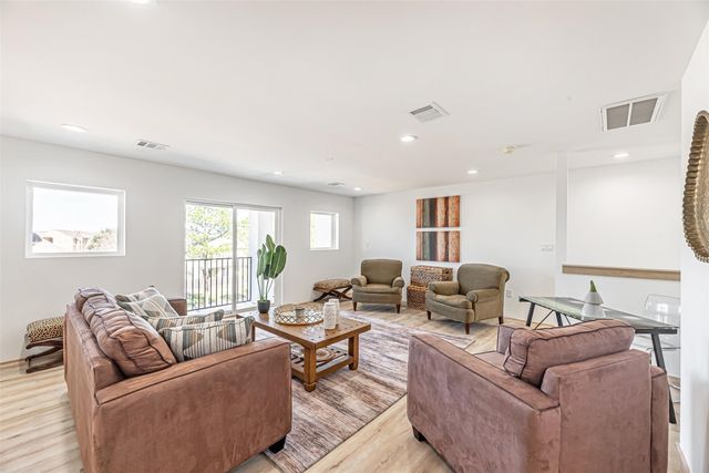 15000 S Richmond Avenue 5, Houston, TX 77082