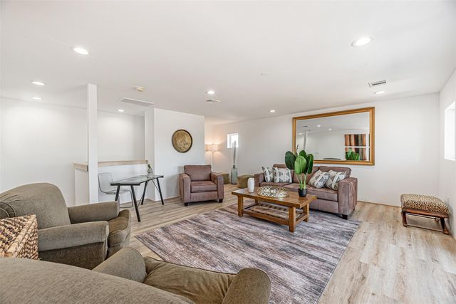 15000 S Richmond Avenue 5, Houston, TX 77082