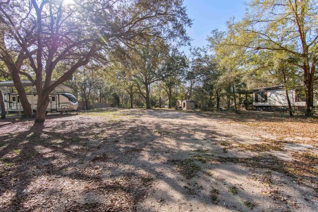 211 Carol Drive, Freeport, FL 32439