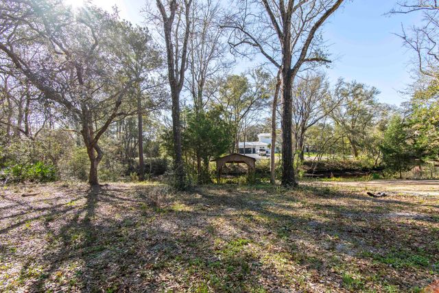 211 Carol Drive, Freeport, FL 32439