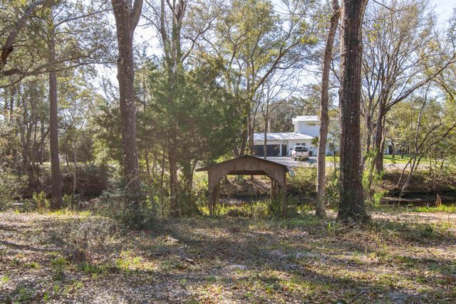 211 Carol Drive, Freeport, FL 32439