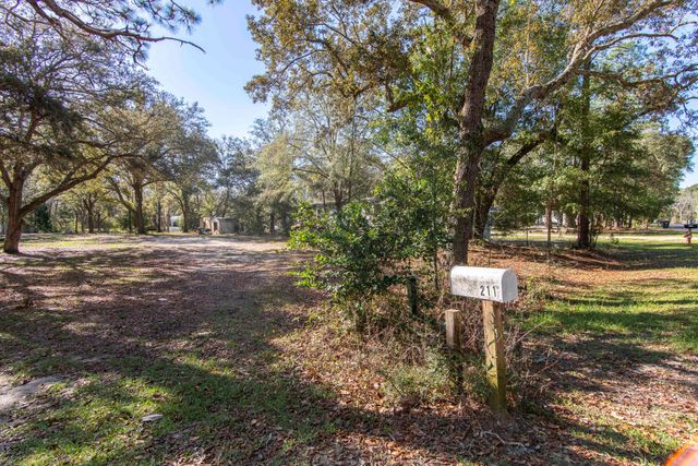 211 Carol Drive, Freeport, FL 32439