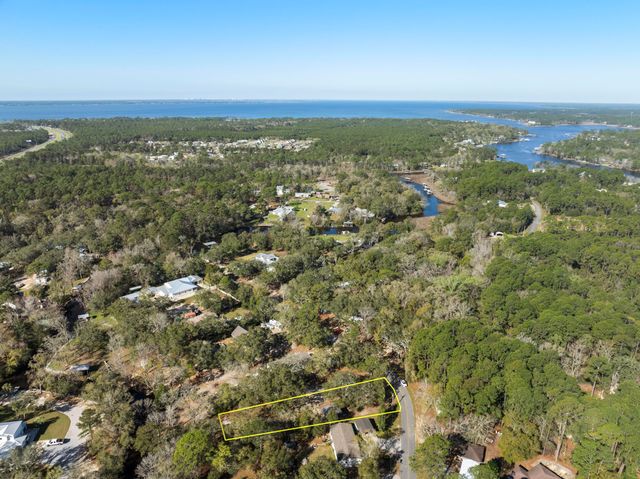 211 Carol Drive, Freeport, FL 32439