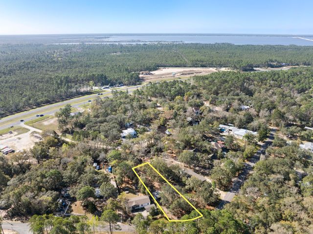 211 Carol Drive, Freeport, FL 32439