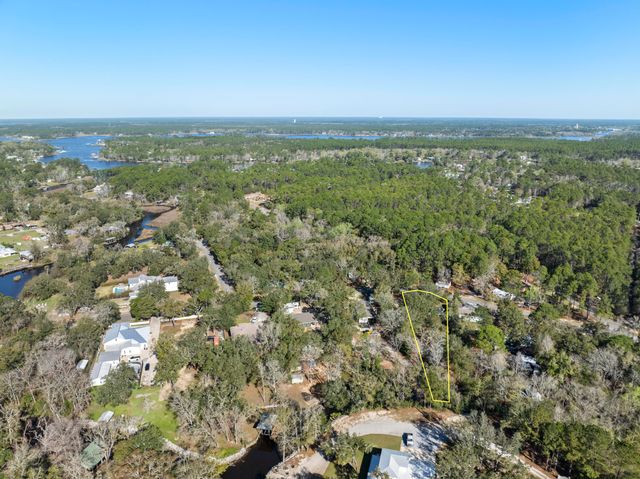 211 Carol Drive, Freeport, FL 32439