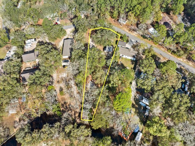 211 Carol Drive, Freeport, FL 32439