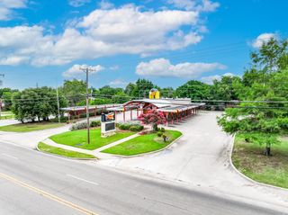 1300 Pioneer Drive, Irving, TX 75061
