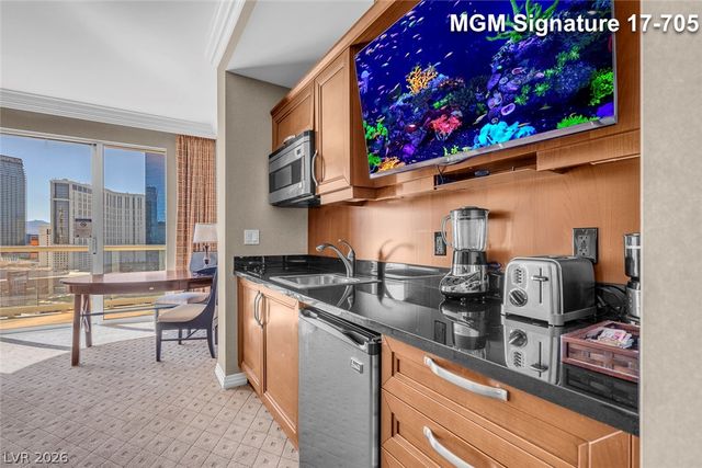 135 East Harmon Avenue 1705, Las Vegas, NV 89109