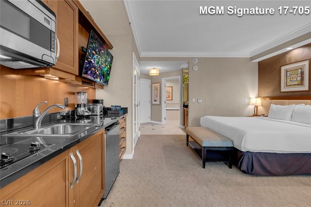135 East Harmon Avenue 1705, Las Vegas, NV 89109