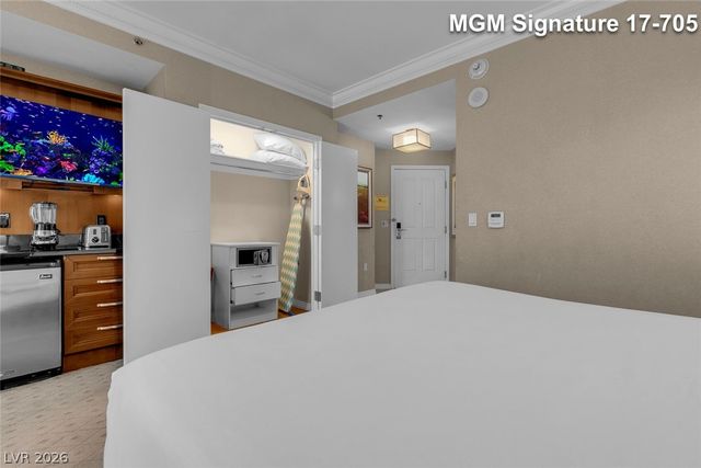 135 East Harmon Avenue 1705, Las Vegas, NV 89109