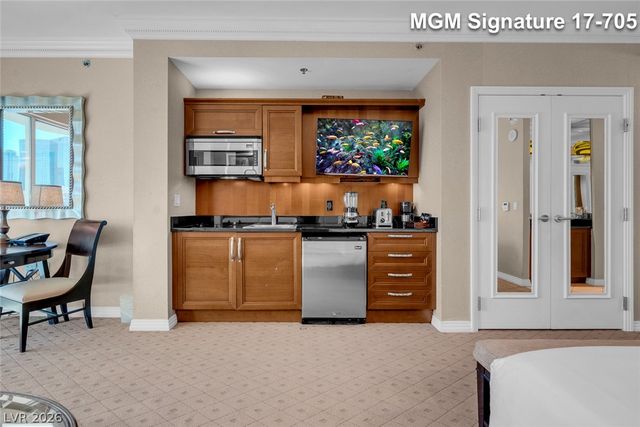 135 East Harmon Avenue 1705, Las Vegas, NV 89109