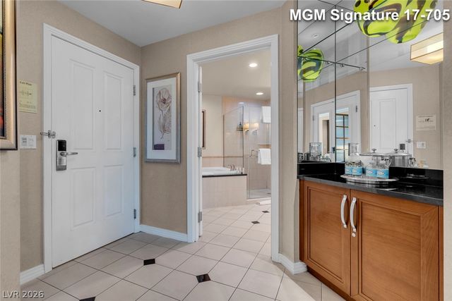 135 East Harmon Avenue 1705, Las Vegas, NV 89109