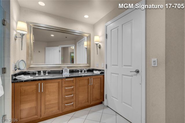 135 East Harmon Avenue 1705, Las Vegas, NV 89109