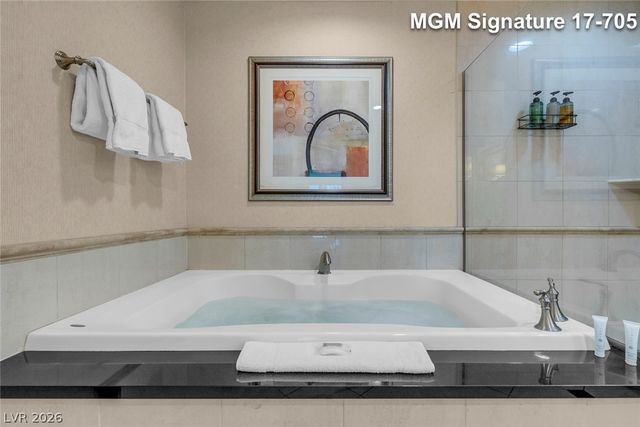 135 East Harmon Avenue 1705, Las Vegas, NV 89109