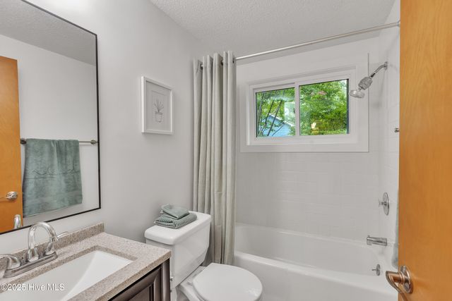 546 Aquarius Drive, Wilmington, NC 28411