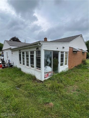 2573 San Pedro Drive, Youngstown, OH 44511