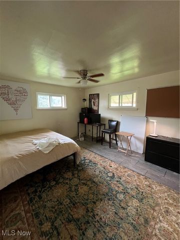 2573 San Pedro Drive, Youngstown, OH 44511