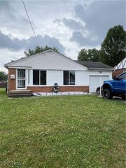 2573 San Pedro Drive, Youngstown, OH 44511