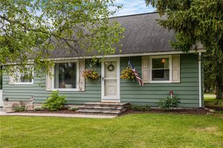 102 Bramley Drive, Camillus, NY 13031