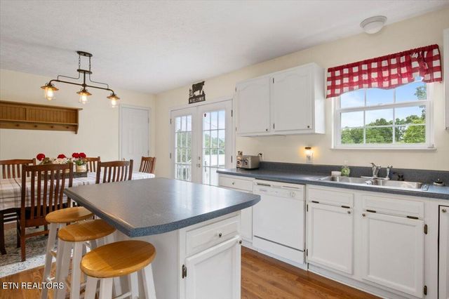 286 Lewis White Lane, Lafollette, TN 37766