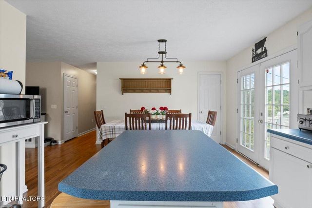 286 Lewis White Lane, Lafollette, TN 37766