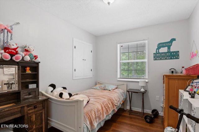 286 Lewis White Lane, Lafollette, TN 37766