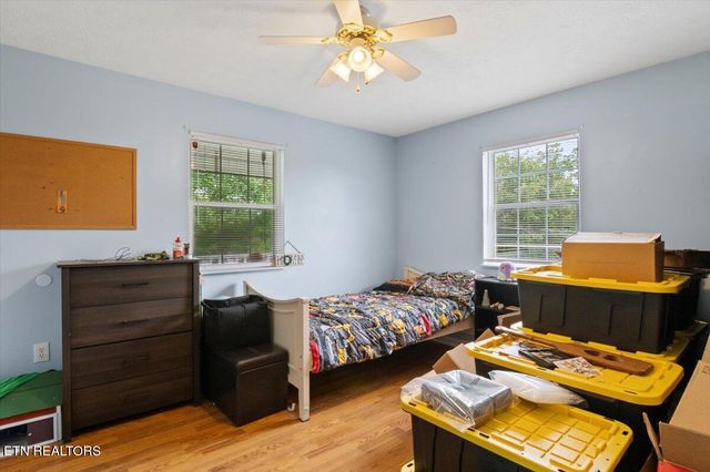 286 Lewis White Lane, Lafollette, TN 37766