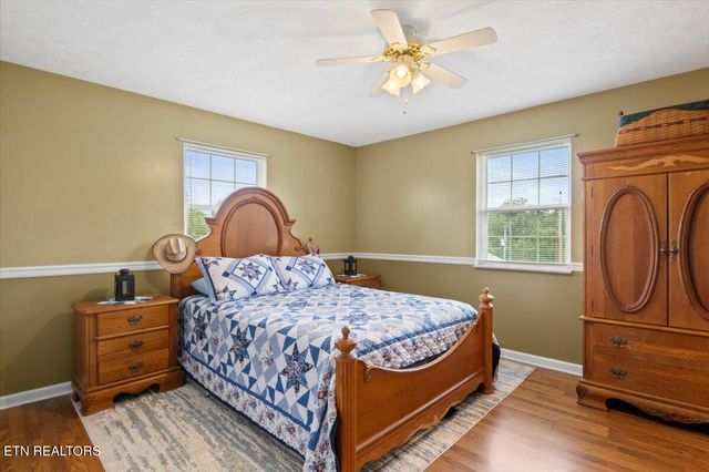 286 Lewis White Lane, Lafollette, TN 37766