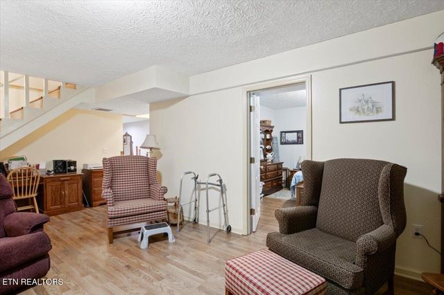 286 Lewis White Lane, Lafollette, TN 37766