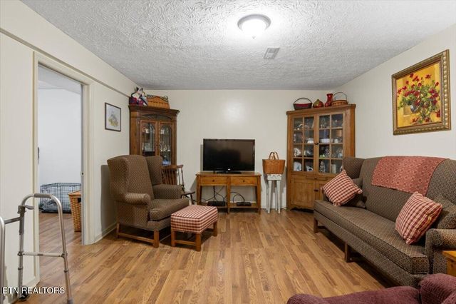 286 Lewis White Lane, Lafollette, TN 37766