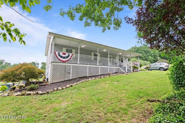 286 Lewis White Lane, Lafollette, TN 37766