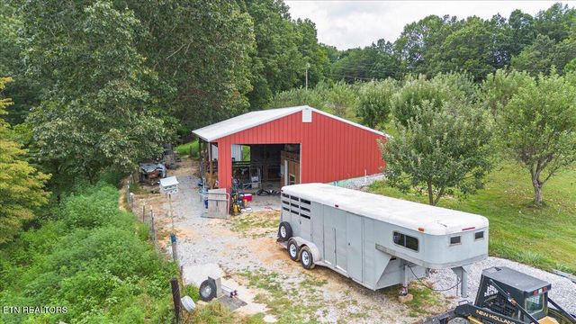 286 Lewis White Lane, Lafollette, TN 37766